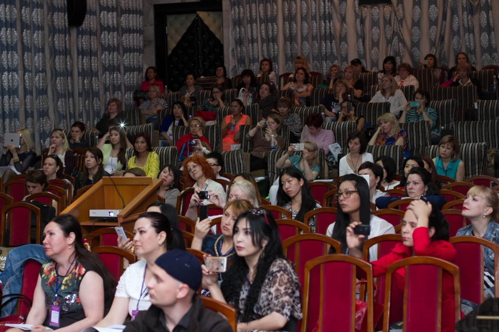 25-26 мая в Бишкеке состоялся курс Аптос «Правильный, патогенетически обоснованный выбор пациентов на нитевой лифтинг».